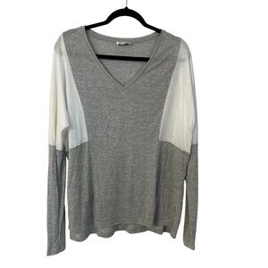 Vince. Women’s Long Sleeve Gray & White Colorblock V-Neck Top Sz M GUC
